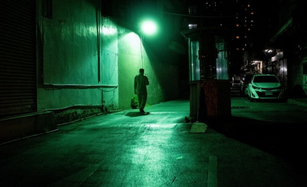 Уплашени от пандемията с коронавирус но гладни тайландските проститутки излязоха