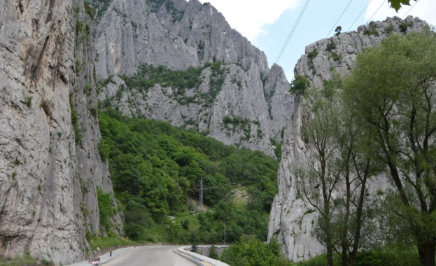 Семейство с две деца остана на улицата по време на пандемията