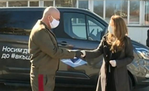 Колите са общо 5 като две от тях са за