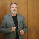 Как доц. Ангел Кунчев остана без заплата, докато се бори коранавирусът да бъде овладян