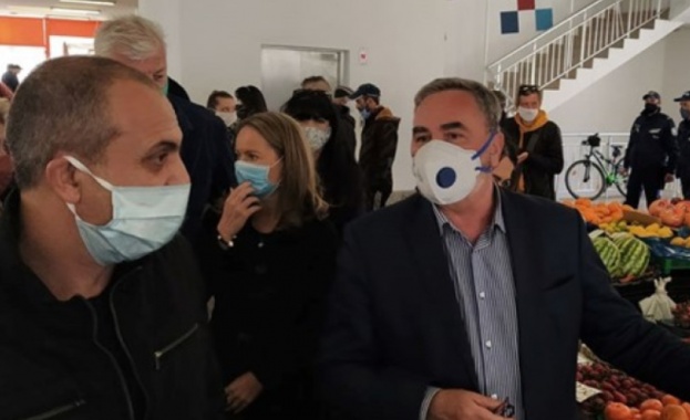 Главният държавен санитарен инспектор доц д р Ангел Кунчев призова хората