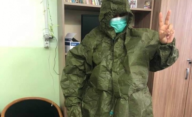 Предпазни облекла от миналия век буквално втрещиха медицински работници които