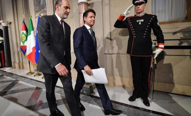 Италия може да започне от края на април да премахва