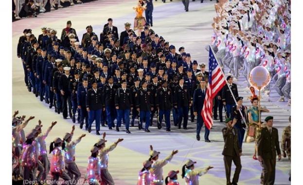 Две случки стартират едновременно в Ню Йорк и Ухан на