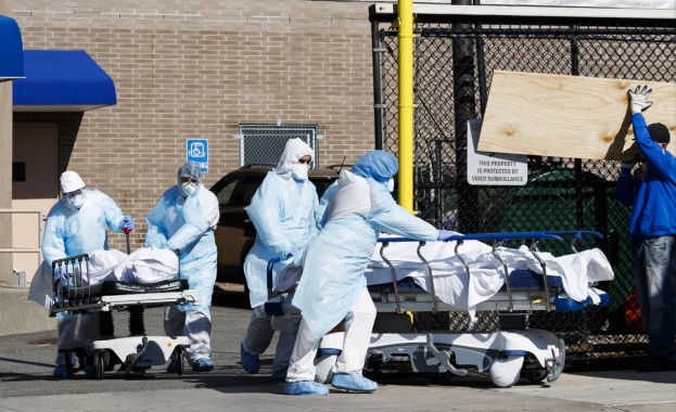 Ню Йорк няма друг избор освен да погребе огромен брой