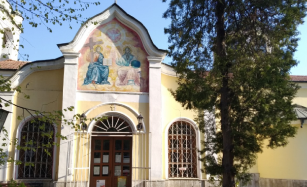 На днешния голям християнски празник Цветница в храмовете у нас