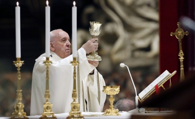 Снимка: Папа Франциск присъства на служба за Цветница