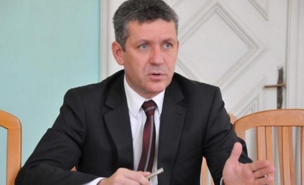 Павел Маринов е бивш областен управител на Бургас директор на