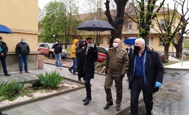 Началникът на Националния оперативен щаб генерал майор проф Венцислав Мутафчийски посочи