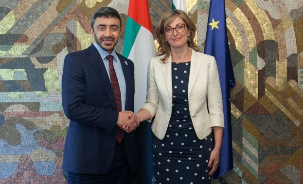 Българският министър на външните работи Екатерина Захариева обсъди в разговор