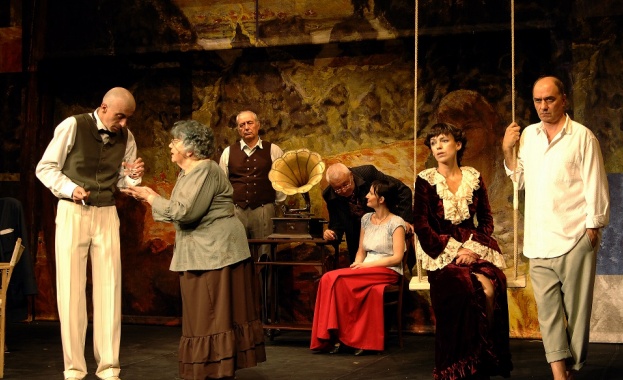 За пореден път Младежки театър Николай Бинев ще зарадва своите