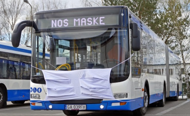 Варненци масово отказват да ползват лични предпазни средства в автобусите