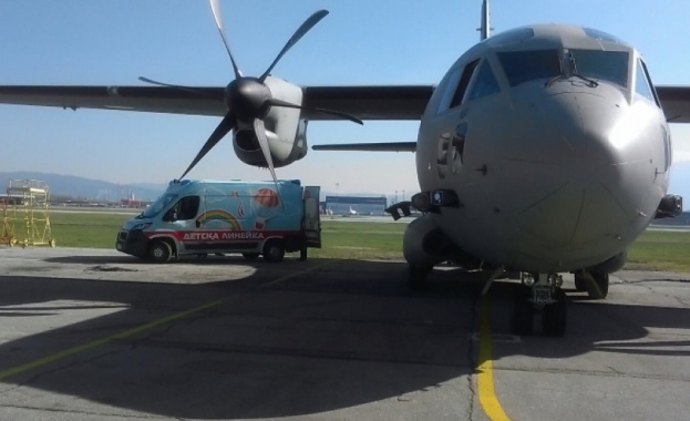 Екипаж от ВВС със самолет Спартан успешно транспортира медицински екип