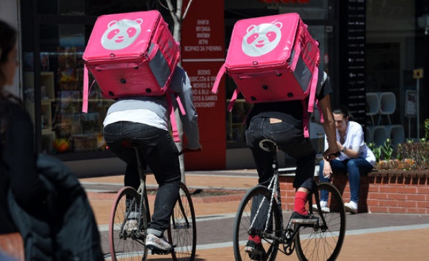 Доставчикът работи и с магазини за дребна техника козметични стоки