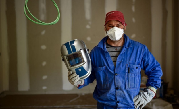 Испания регистрира рязък спад на починалите от коронавируса като днес