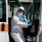 Австрийски лекари : Носенето на маски на открито е пълна глупост  