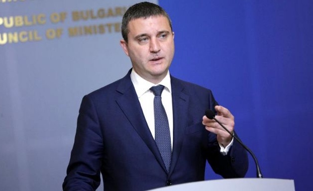Министърът на финансите Владислав Горанов ще представи утре в Министерския