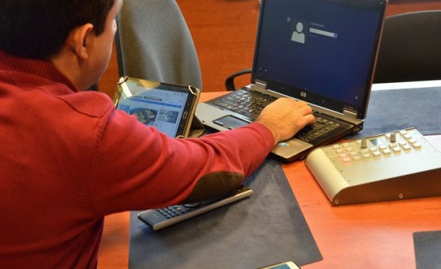 Най младите търсят забавления в интернет а не толкова информация за