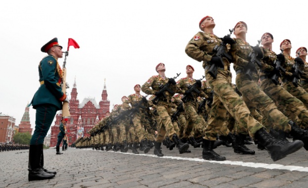 Близо 15 000 руски военнослужещи са поставени под карантина в