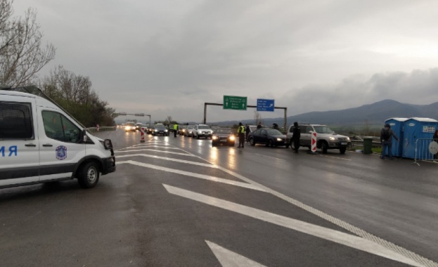 За втори ден колоните от автомобили на влизане в София