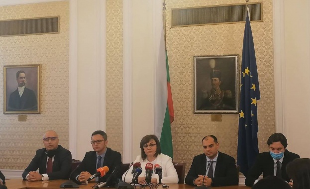 Правителството създава хаос внушава страх остави хората на произвола на