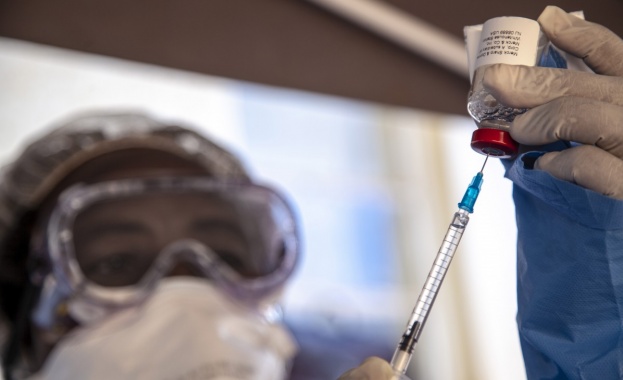 Великобритания може да има ваксина срещу COVID-19 до септември