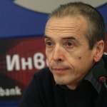 Отново на контра: Маските не са начинът за справяне с коронавируса, според доц. Мангъров 