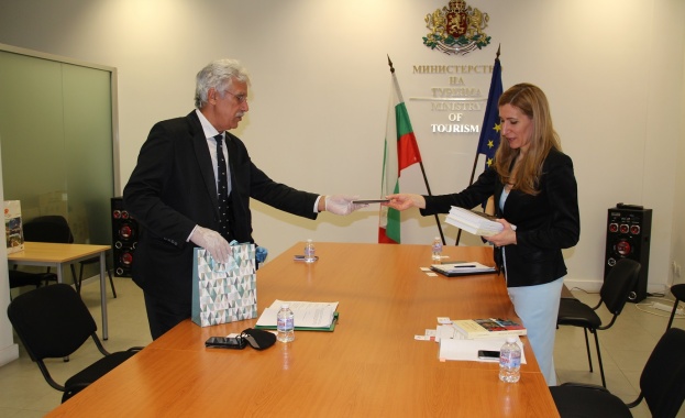 Емил Георгиев председател на ФПБ на среща с министър