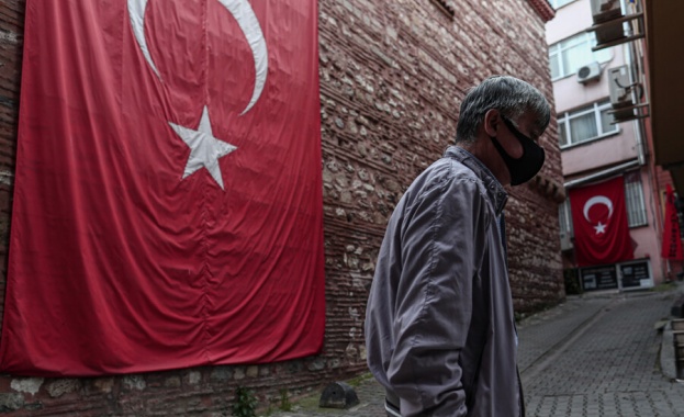 Турция отбеляза най-ниския брой жертви на коронавируса от 31-и март