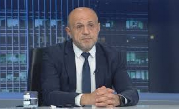 Всяко трудно време преподава уроци и човешки и социални