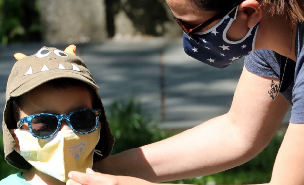 Учениците от средните училища във Франция ще трябва да носят