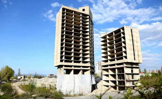 Недостроената сграда на ИПК Родина на бул Цариградско шосе в