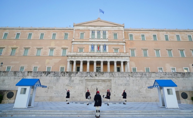 За да посрещнат по спокойно празниците в Гърция правителството въведе