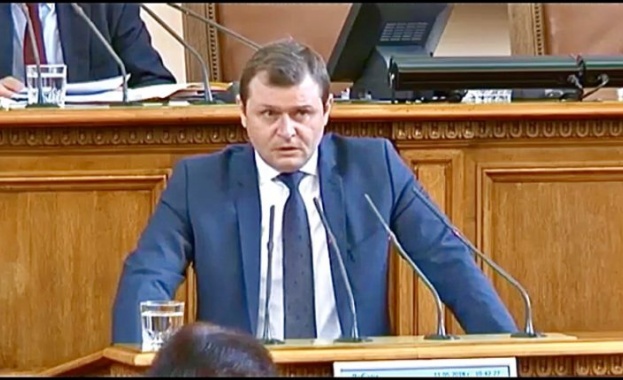 Даниел Петков е народен представител от ПГ на БСП за