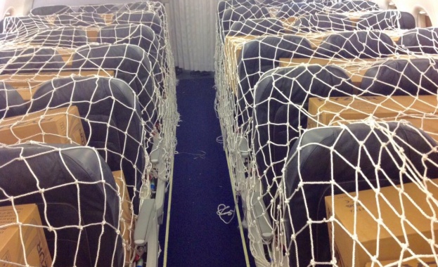 Втори самолет достави от Китай лекарства и предпазни средства купени