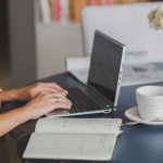 Компании в САЩ следят дали служителите изпълняват стриктно работата си чрез специален софтуер