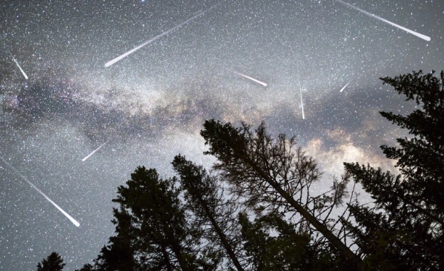 Японски учени твърдят че метеорити може да са донесли на