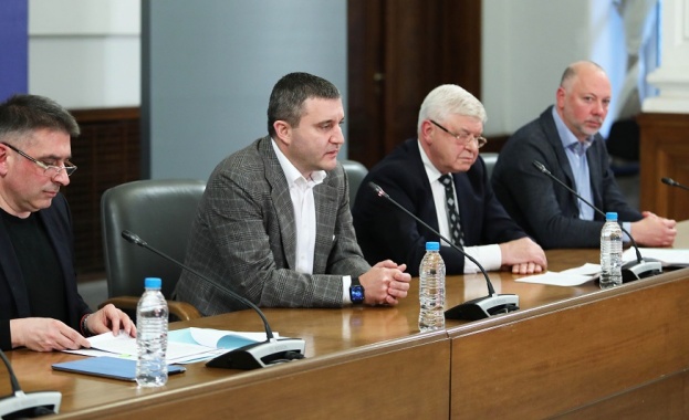 Министър-председателят Бойко Борисов и членовете на Министерския съвет проведоха чрез
