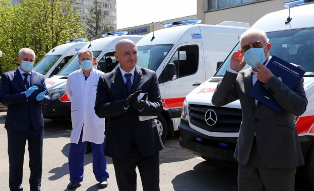 Решението за отмяната на извънредното положение е политически въпрос и