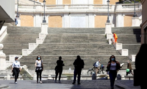 Интересите зад фалшивите новини по време на пандемията стават все по-видими