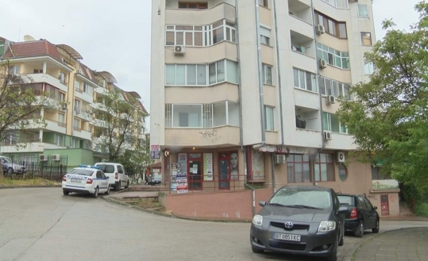 Лекарите от Великотърновската болница продължават да се борят за живота