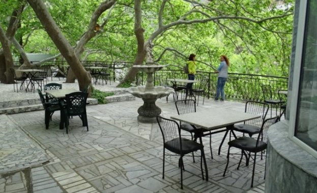 Кресненските ханчета в едноименното дефиле заработиха според изискванията след като