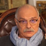 Никита Михалков изобличи Бил Гейтс и откри цензура в Русия (видео)	