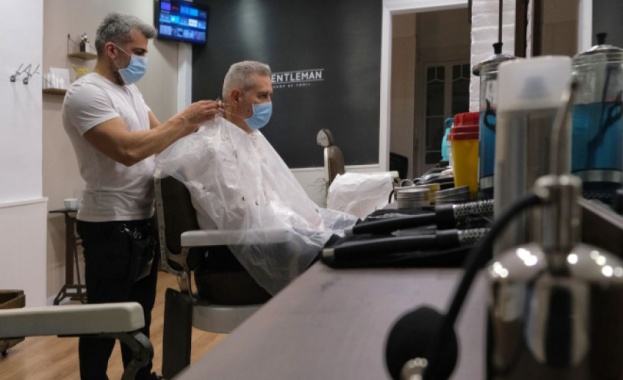 Пристигащите в Испания трябва да се подложат на задължителна 14 дневна