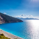 Гърция отваря плажовете в събота при строги хигиенни мерки