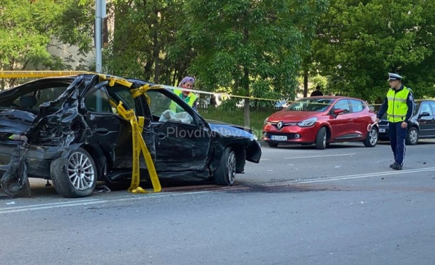 21 годишен пиян шофьор който помете шест паркирани автомобила в Пловдив