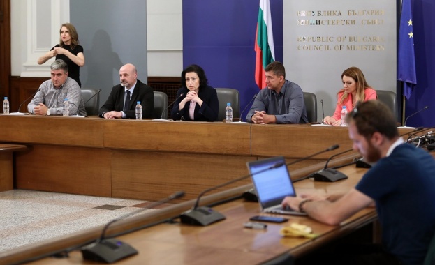 Отпускат средства за сектор „Рибарство и аквакултури“, както и за производителите на грозде