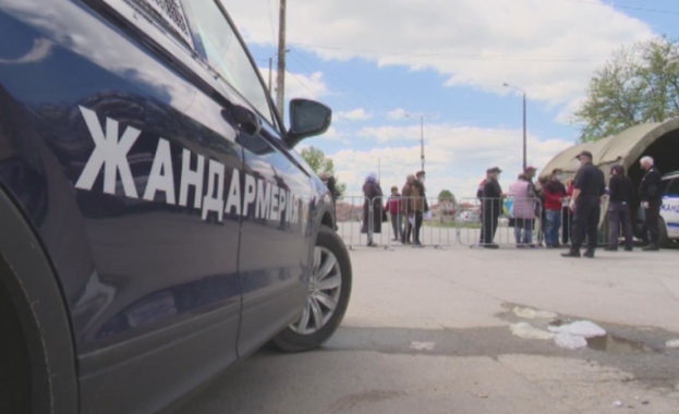 В Ямбол дезинфекцираха квартал Райна княгиня срещу разпространението на коронавируса