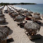 Температурни рекорди в Гърция, плажовете са пълни