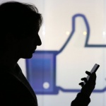 Фейсбук замира, Зукърбърг губи $29 млрд. за ден